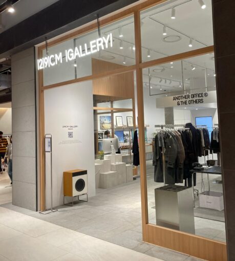 LOLA JAMES HARPER의 한국 팝업 전경을 보여주는 사진.